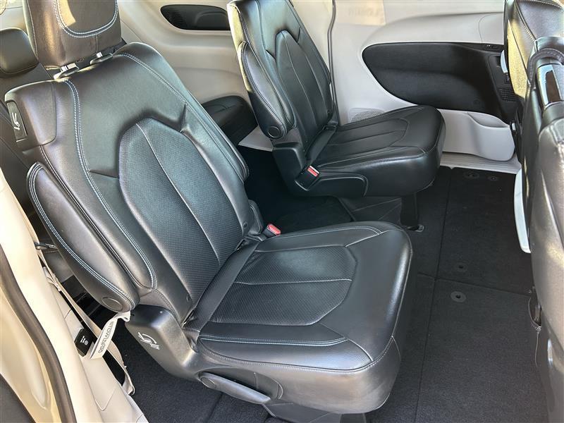 Chrysler Pacifica Touring-L 2021