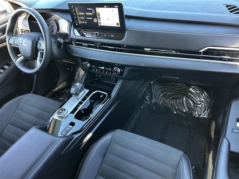 Mitsubishi Outlander SE 4WD 2025