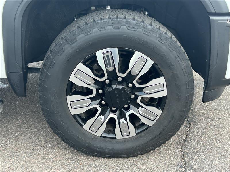 GMC Sierra 2500HD Denali Crew Cab 4WD SB 2025