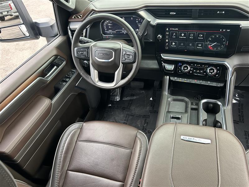 GMC Sierra 2500HD Denali Crew Cab 4WD SB 2025