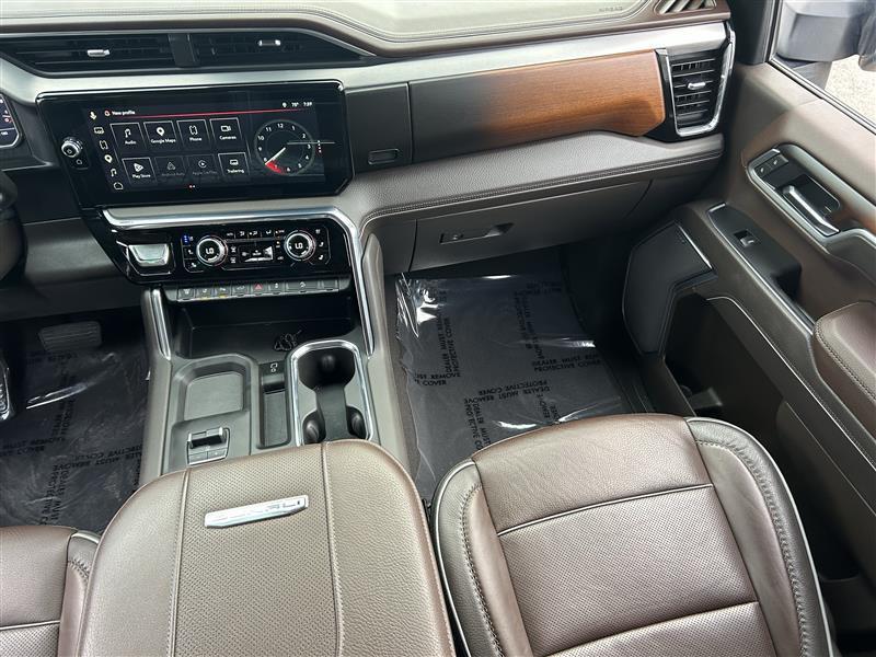 GMC Sierra 2500HD Denali Crew Cab 4WD SB 2025