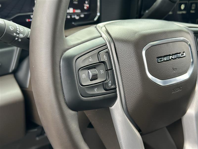 GMC Sierra 2500HD Denali Crew Cab 4WD SB 2025