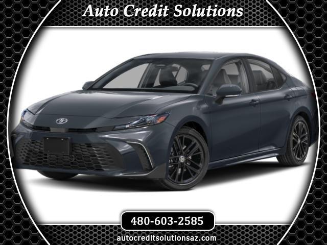 Toyota Camry Hybrid XLE 2025