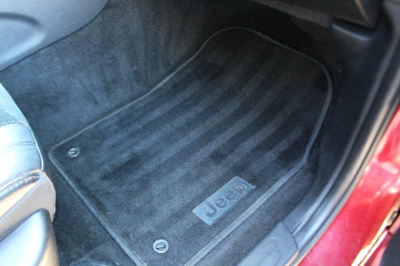 Jeep Grand Cherokee Laredo 4WD 2015