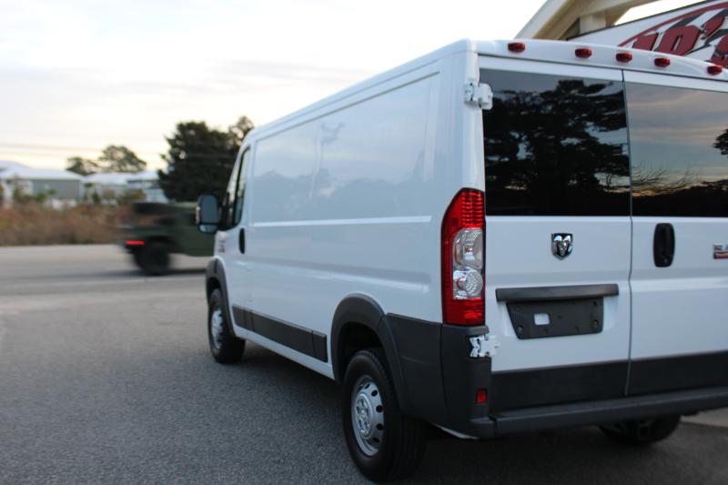 RAM Promaster 1500 Low Roof Tradesman 136-in. WB 2017