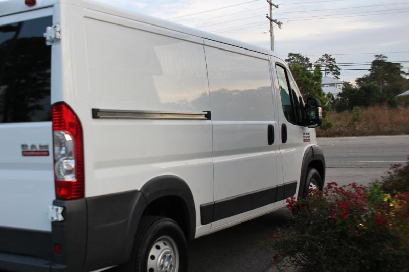 RAM Promaster 1500 Low Roof Tradesman 136-in. WB 2017