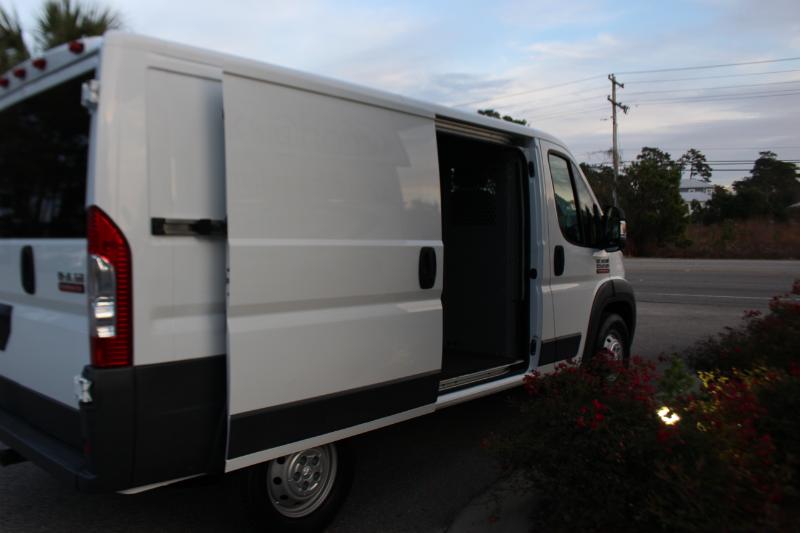 RAM Promaster 1500 Low Roof Tradesman 136-in. WB 2017