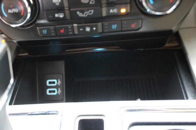 Ford F-150 4WD SuperCab 133" Lariat 2017