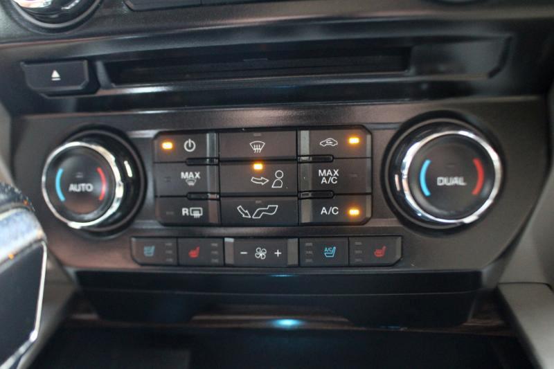 Ford F-150 4WD SuperCab 133" Lariat 2017