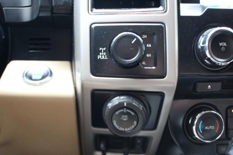 Ford F-150 4WD SuperCab 133" Lariat 2017