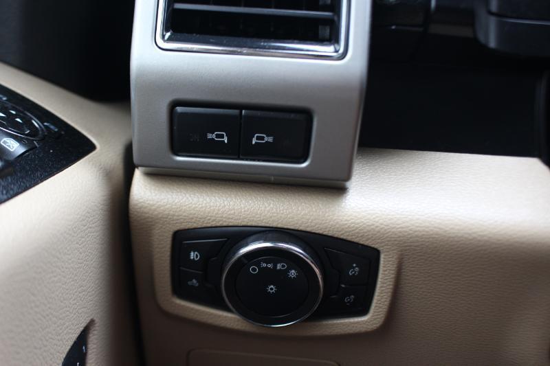 Ford F-150 4WD SuperCab 133" Lariat 2017