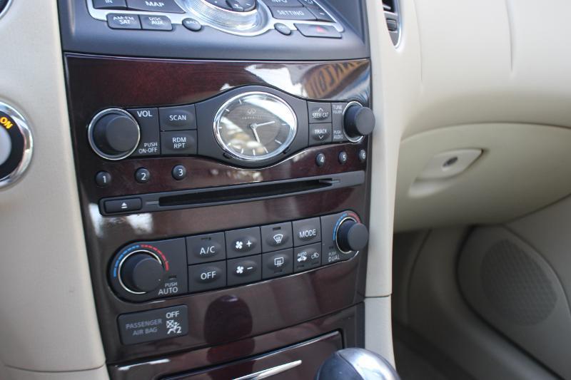 Infiniti QX50 Base AWD 2017