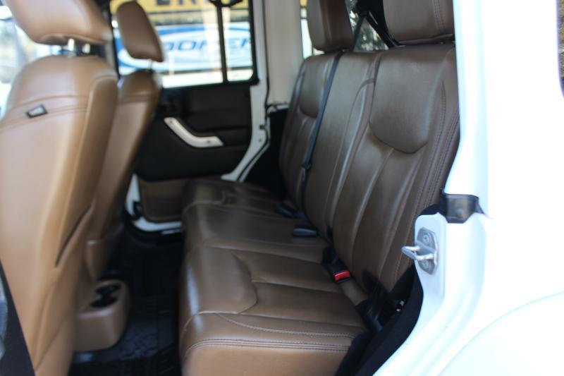 Jeep Wrangler Unlimited Sahara 4WD 2014