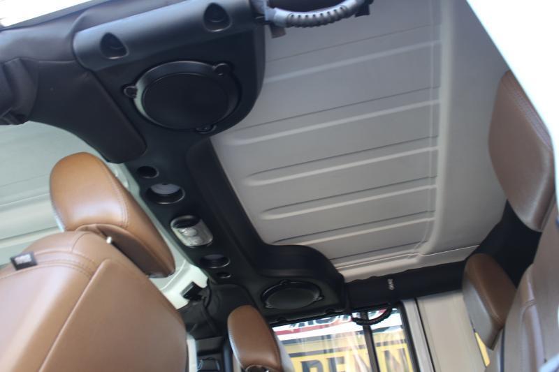 Jeep Wrangler Unlimited Sahara 4WD 2014