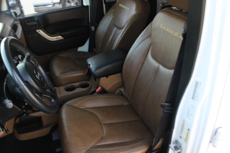 Jeep Wrangler Unlimited Sahara 4WD 2014