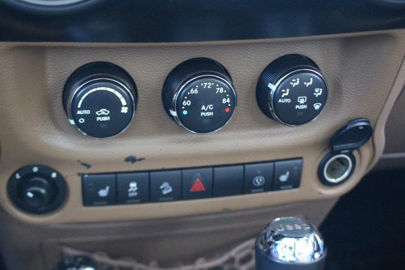 Jeep Wrangler Unlimited Sahara 4WD 2014