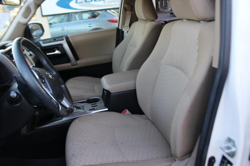Toyota 4Runner SR5 4WD 2015