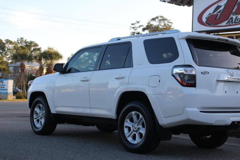 Toyota 4Runner SR5 4WD 2015