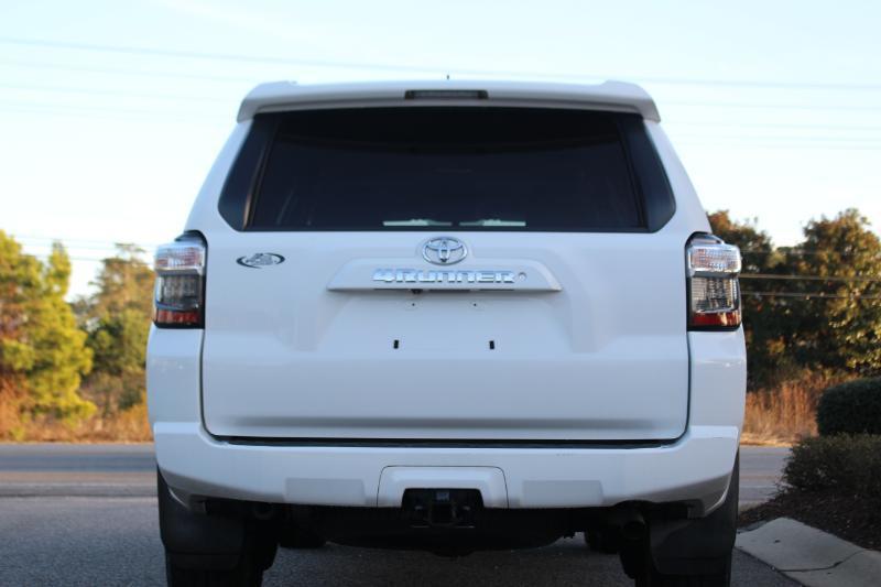 Toyota 4Runner SR5 4WD 2015