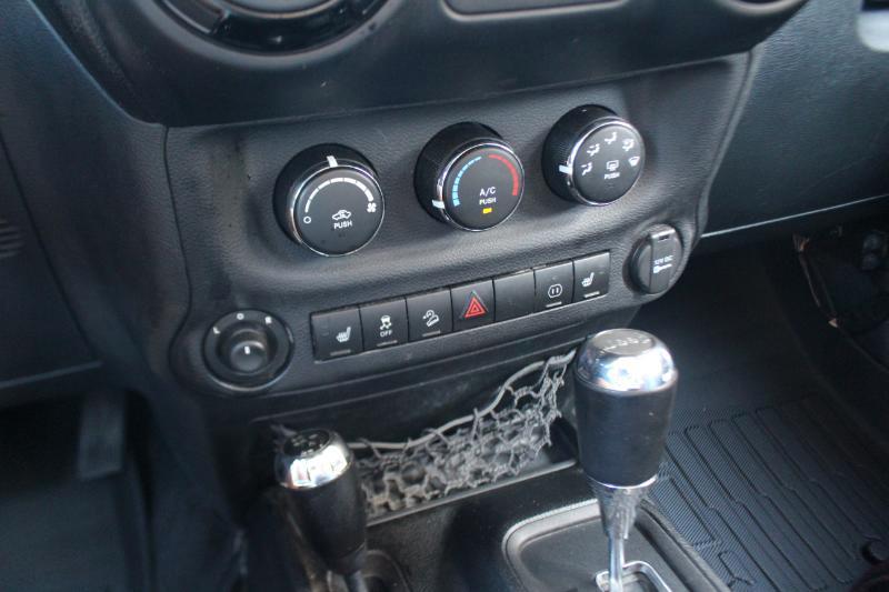 Jeep Wrangler Unlimited Sahara 4WD 2012