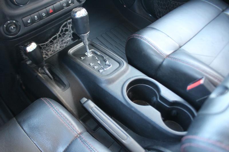 Jeep Wrangler Unlimited Sahara 4WD 2012