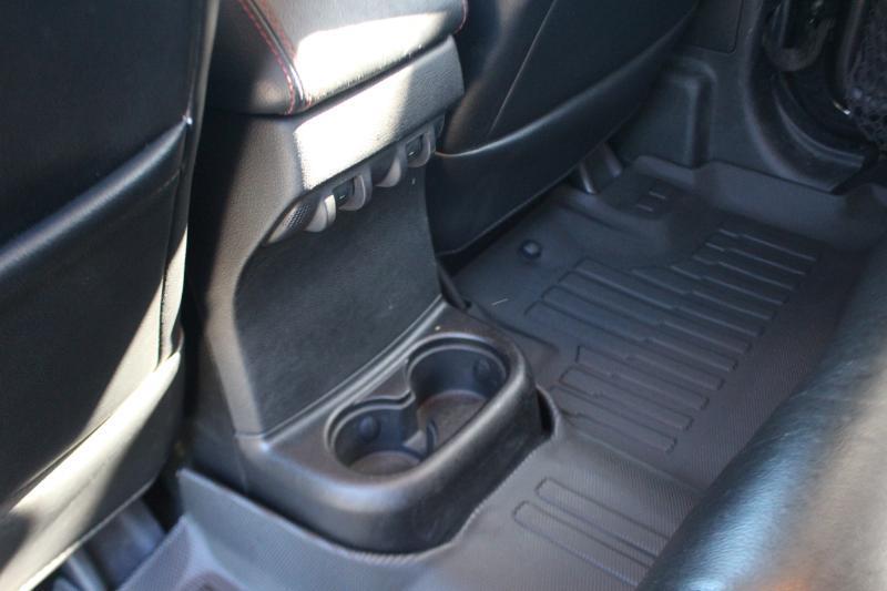 Jeep Wrangler Unlimited Sahara 4WD 2012