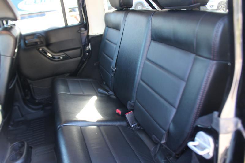 Jeep Wrangler Unlimited Sahara 4WD 2012