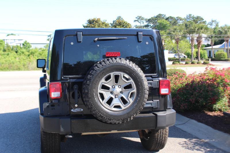 Jeep Wrangler Unlimited Sahara 4WD 2012