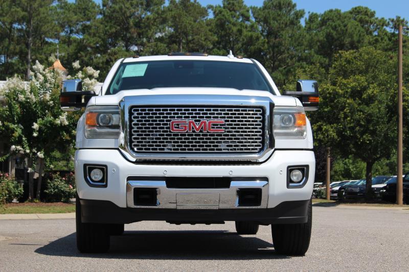 GMC Sierra 3500HD Denali Crew Cab 4WD 2015