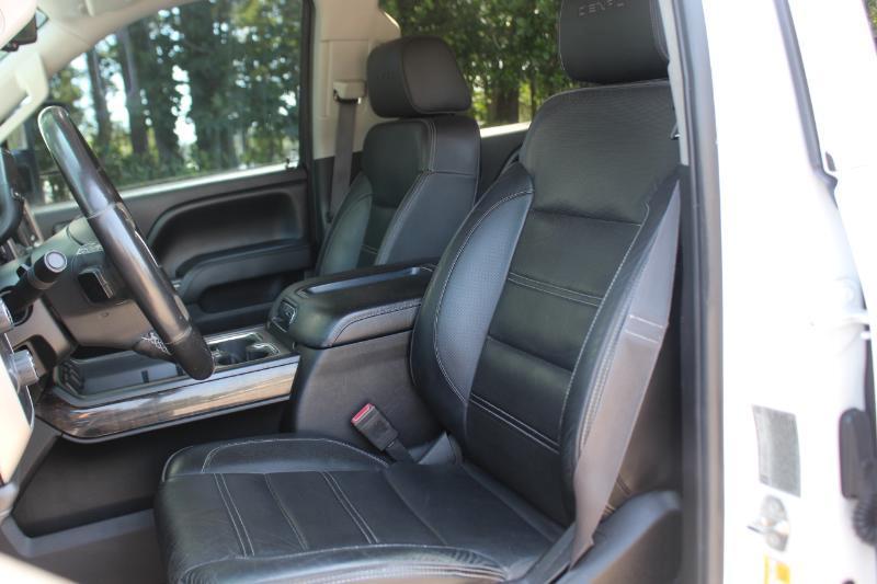 GMC Sierra 3500HD Denali Crew Cab 4WD 2015