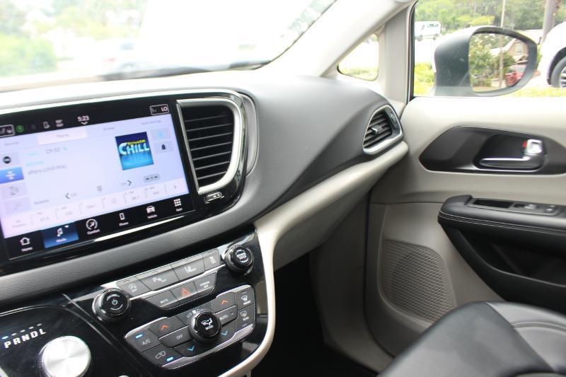 Chrysler Pacifica Touring L 2023