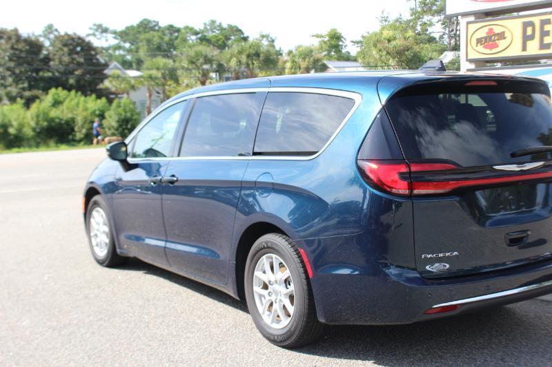 Chrysler Pacifica Touring L 2024