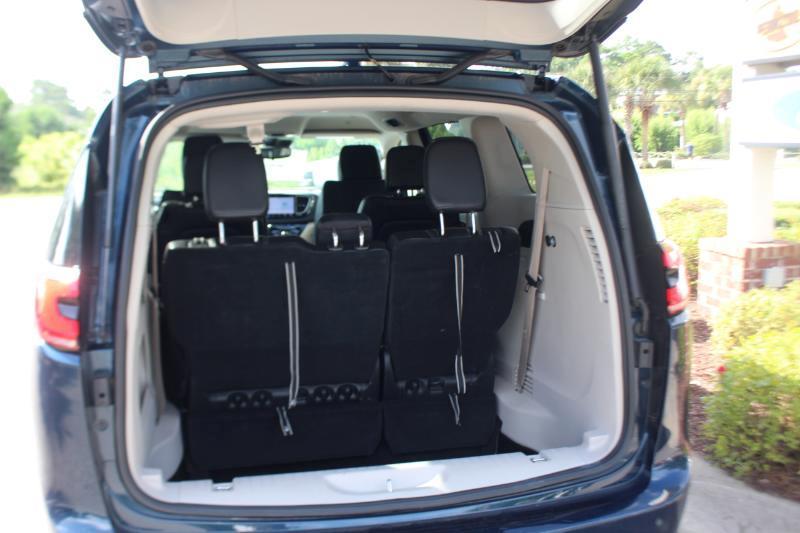 Chrysler Pacifica Touring L 2024