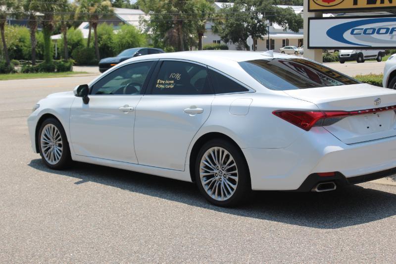 Toyota Avalon XLE 2019