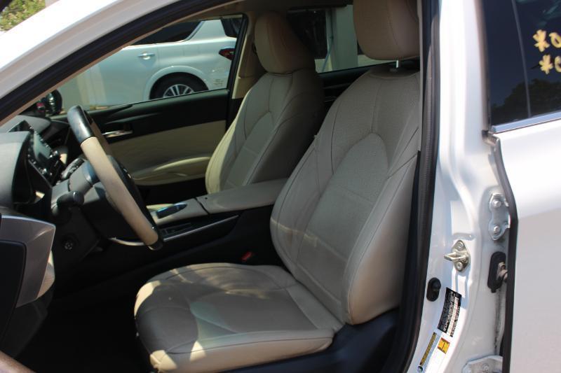 Toyota Avalon XLE 2019