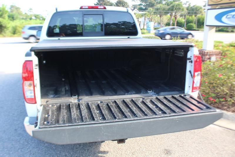 Nissan Frontier S Crew Cab 5AT 2WD 2017
