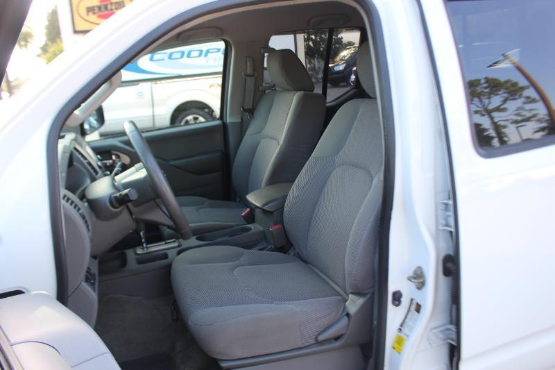 Nissan Frontier S Crew Cab 5AT 2WD 2017