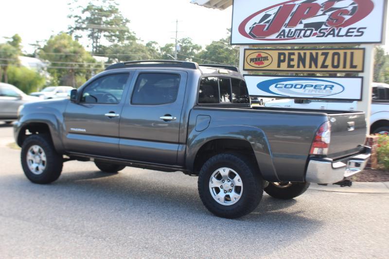 Toyota Tacoma PreRunner Double Cab Auto 2WD 2011