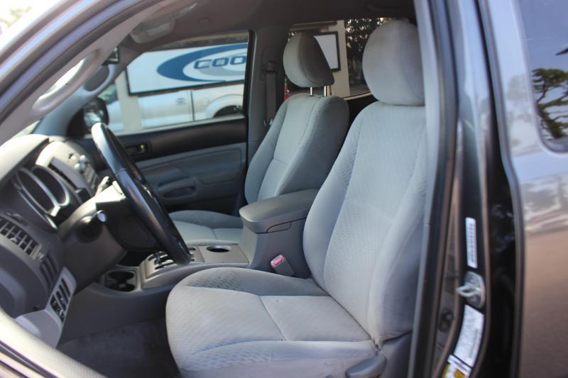 Toyota Tacoma PreRunner Double Cab Auto 2WD 2011