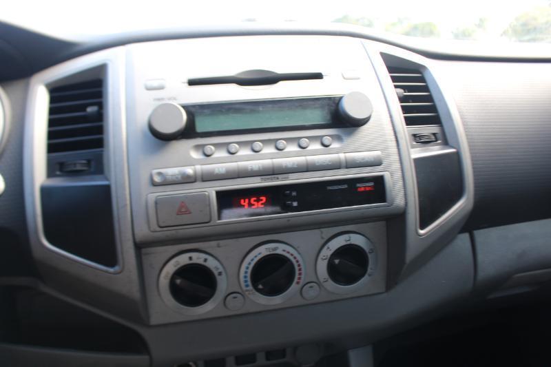 Toyota Tacoma PreRunner Double Cab Auto 2WD 2011