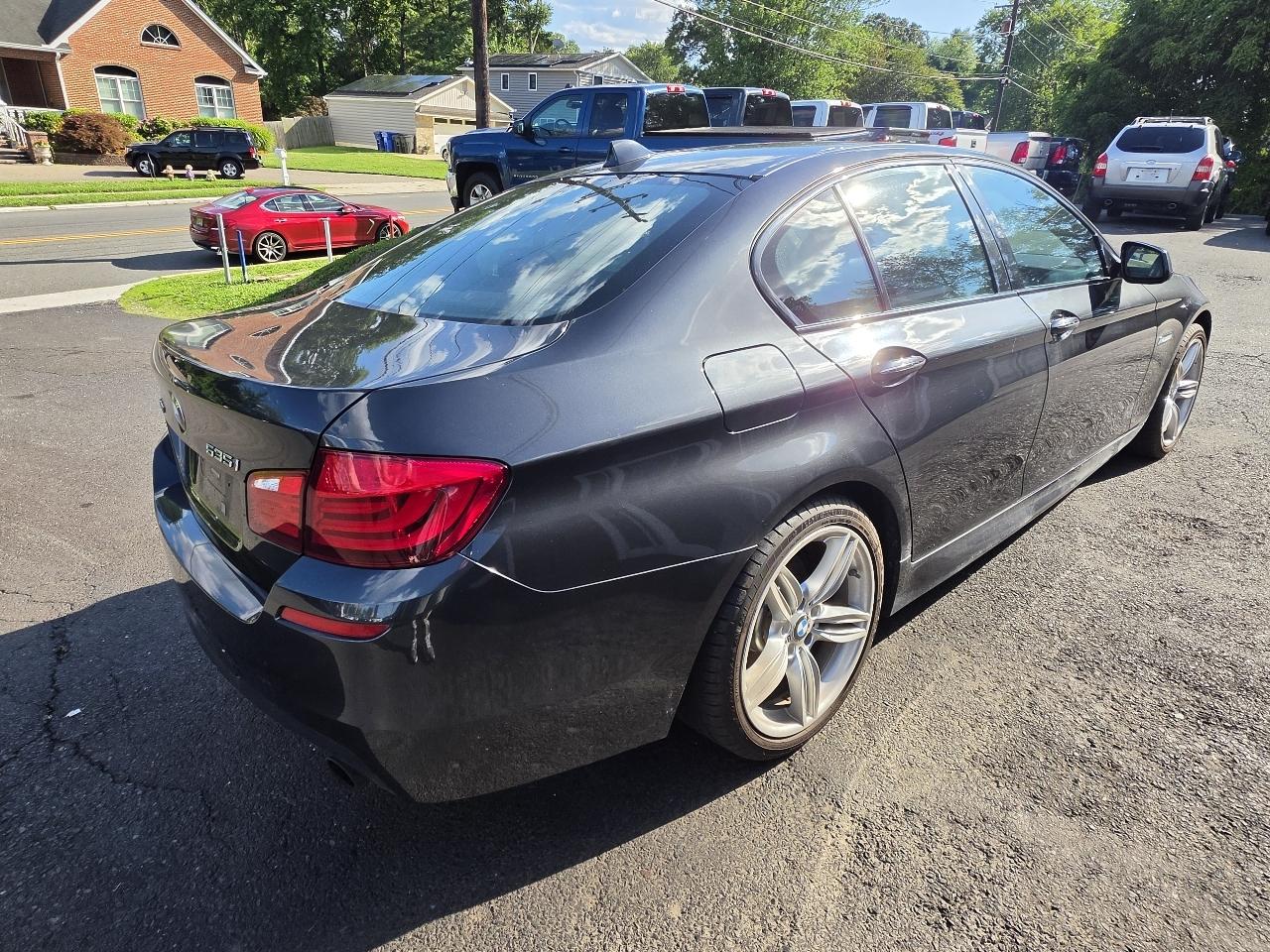 BMW 5 Series 4dr Sdn 535i xDrive AWD 2013