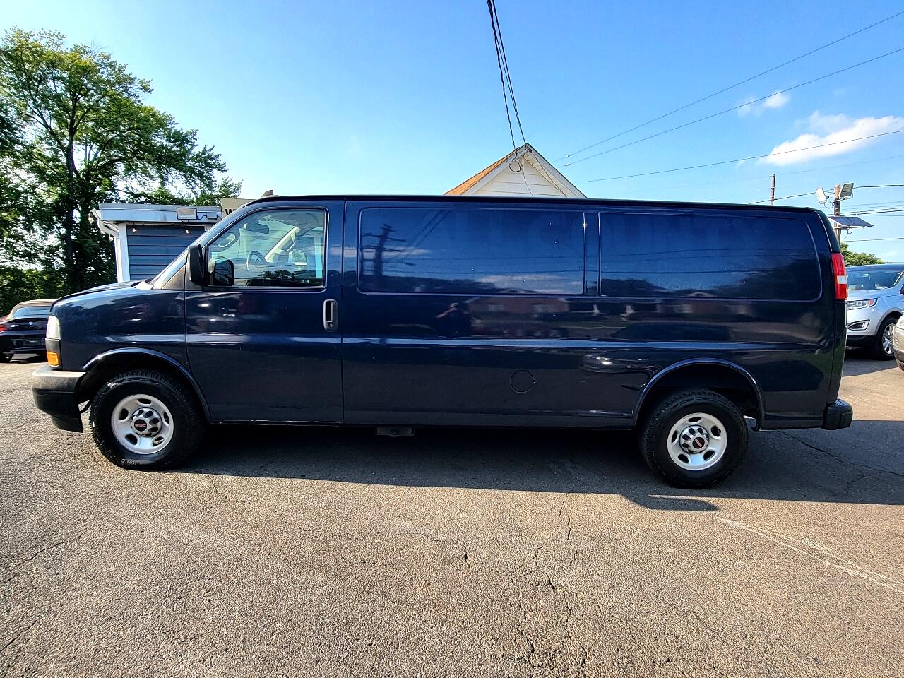 2021 Gmc Savana Cargo photo 2