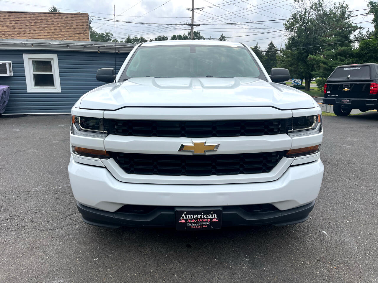 2017 Chevrolet Silverado 1500 Custom photo 3