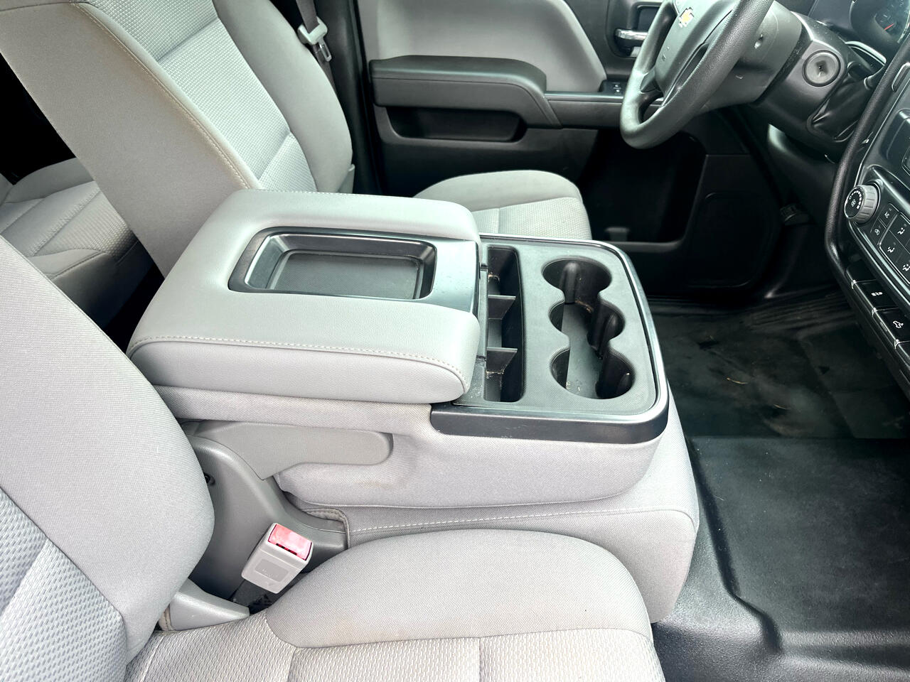 2017 Chevrolet Silverado 1500 Custom photo 17