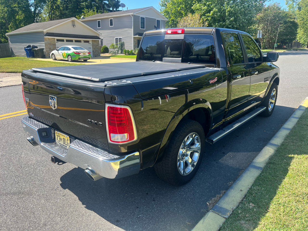 RAM 1500 4WD Quad Cab 140.5" Laramie 2014 RAM 1500 4WD Quad Cab 140.5" Laramie 2014