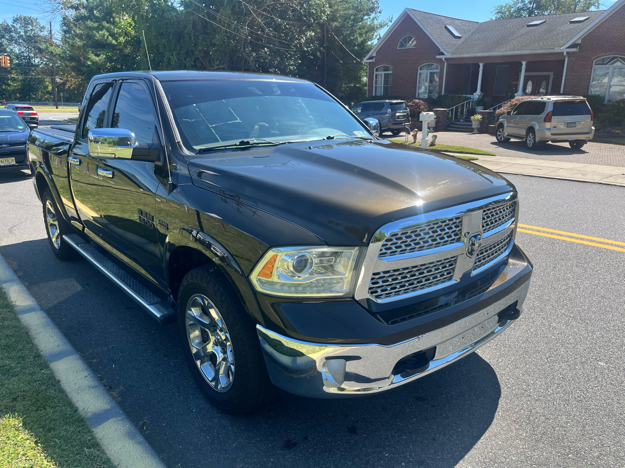 RAM 1500 4WD Quad Cab 140.5" Laramie 2014 RAM 1500 4WD Quad Cab 140.5" Laramie 2014
