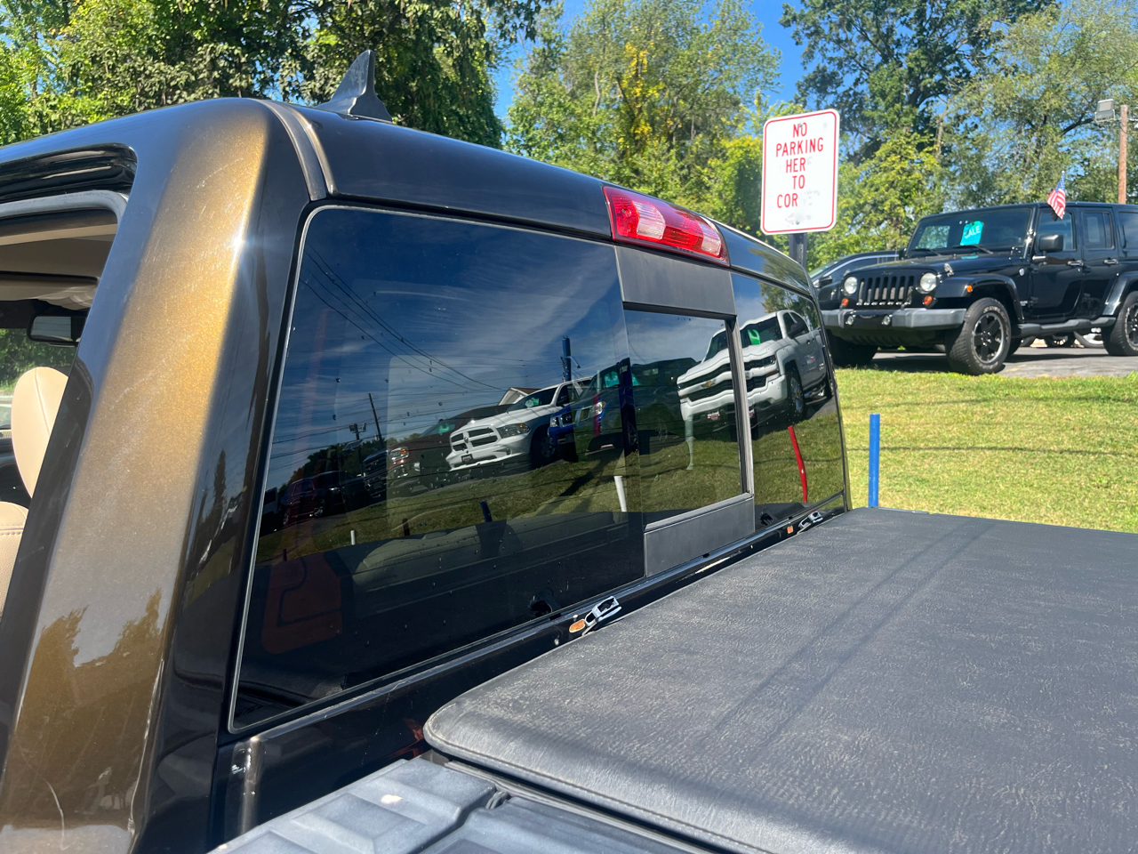 RAM 1500 4WD Quad Cab 140.5" Laramie 2014 RAM 1500 4WD Quad Cab 140.5" Laramie 2014
