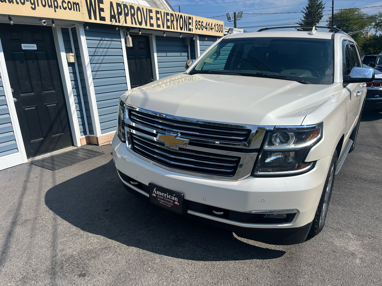 2015 Chevrolet Tahoe LTZ photo 2