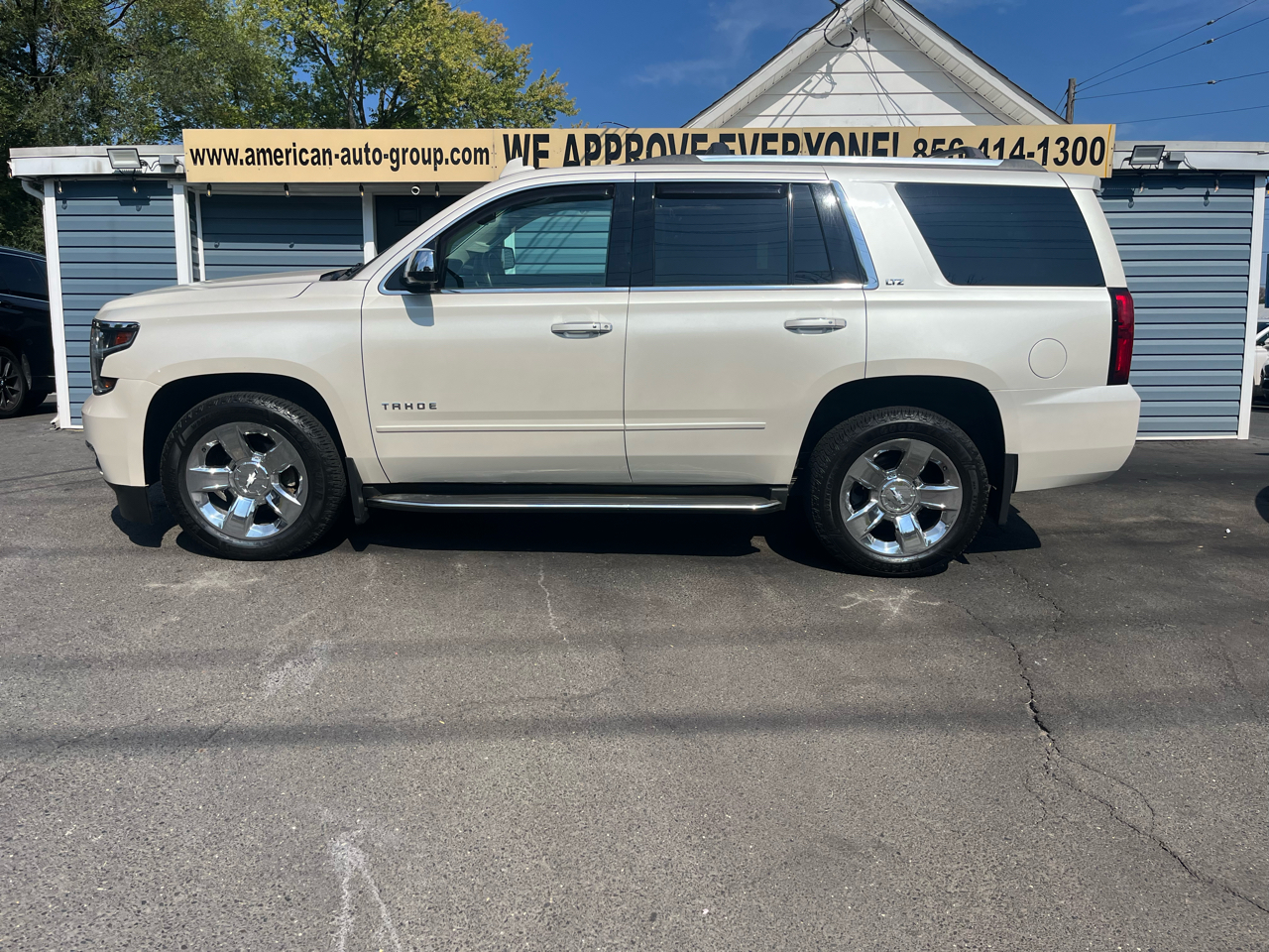 2015 Chevrolet Tahoe LTZ photo 3