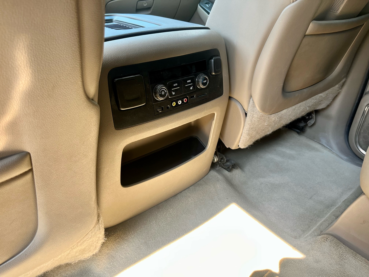 2015 Chevrolet Tahoe LTZ photo 20